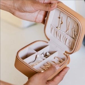 Vegan Leather Samara Jewelry Case